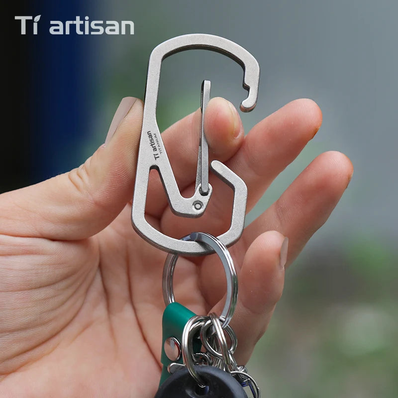 Titanium karabinhage med værktøj